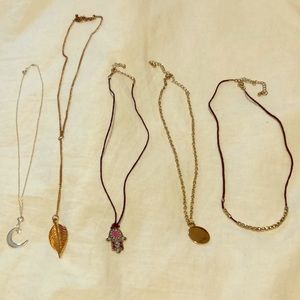 Random layering necklaces